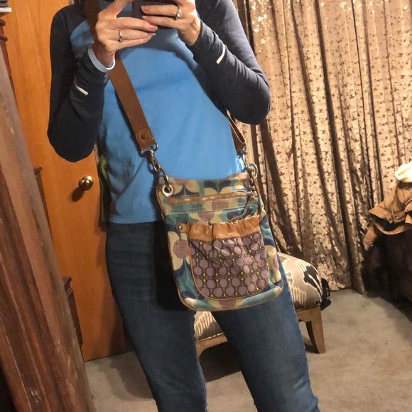 FOSSIL CANVAS & LEATHER CROSSBODY - Picture 3 of 8